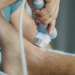 足跟痛的医生查体和检查评估（图片来源：Pexels）